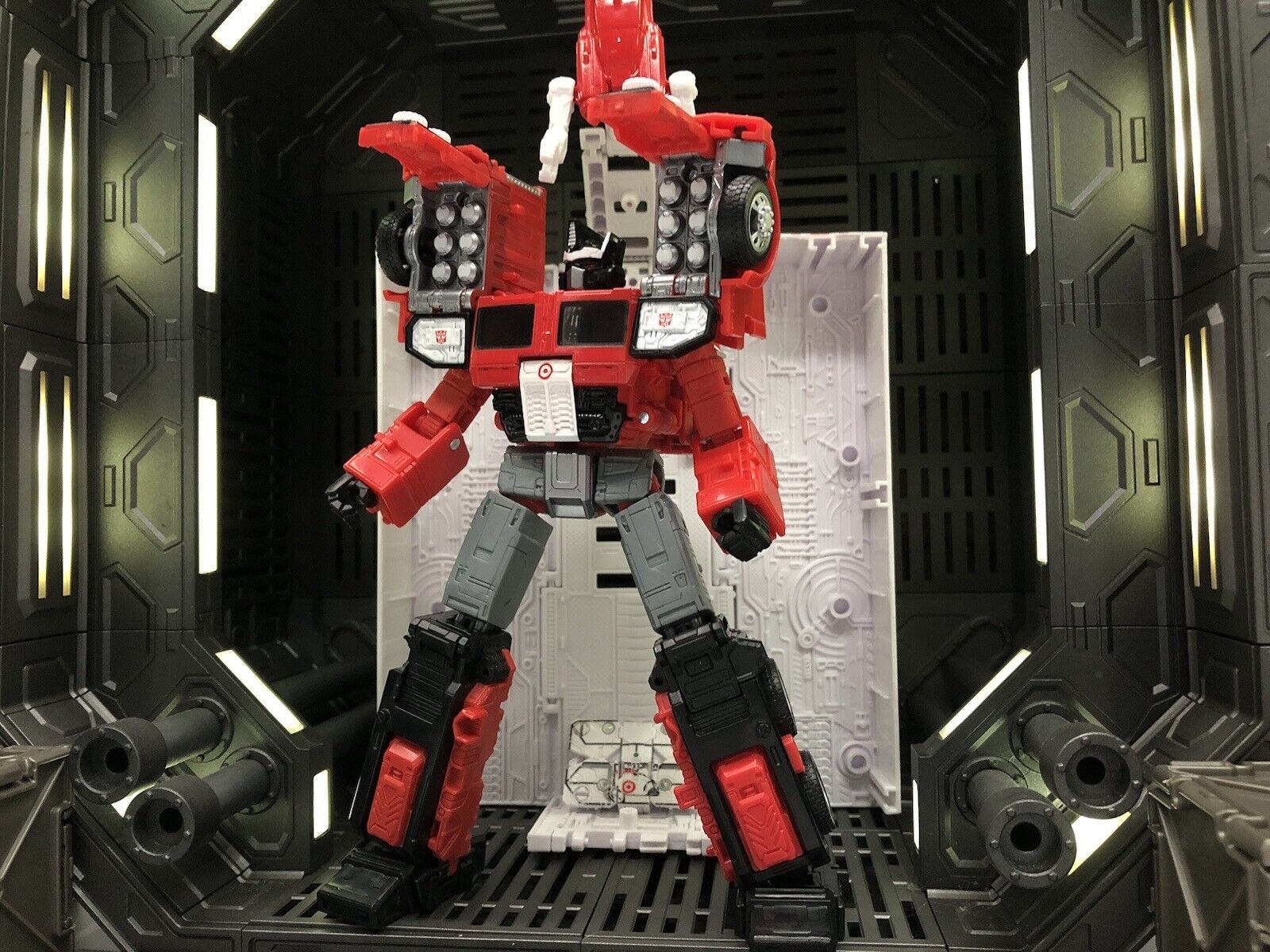 Target Optimus Prime And Autobot Bullseye In-Hand Images